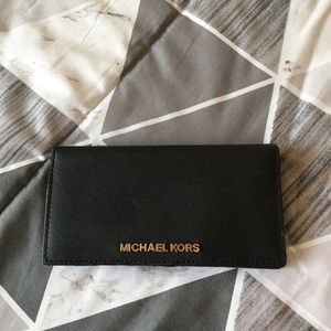 Micheal Kors snap wallet - Black